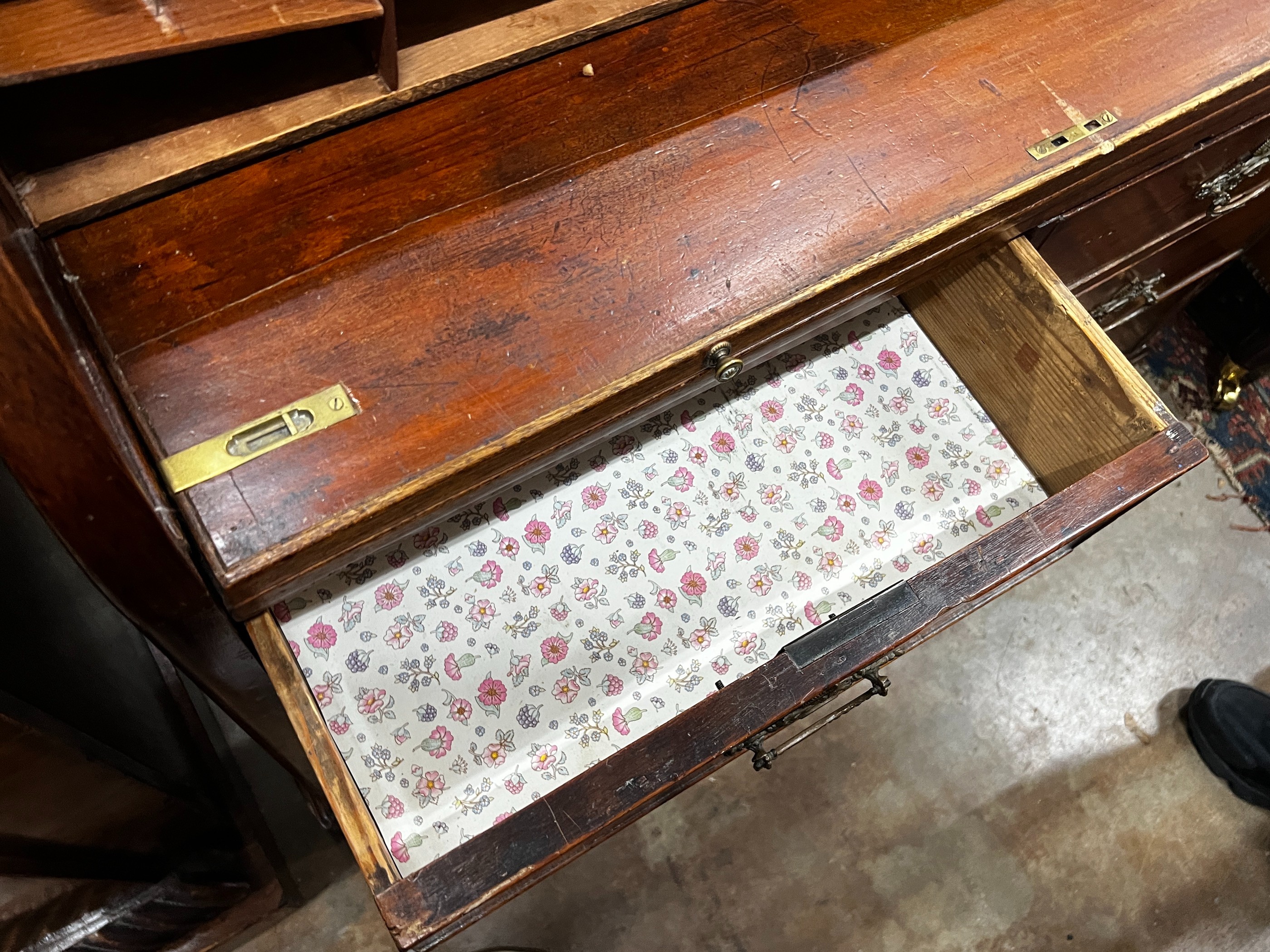 A mahogany tambour fronted cylinder bureau, width 105cm, depth 45cm, height 95cm